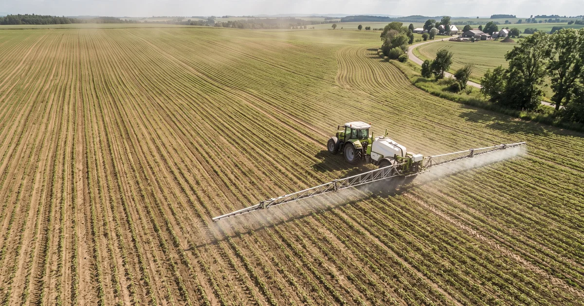 How to Reduce Overlap When Spraying a Field